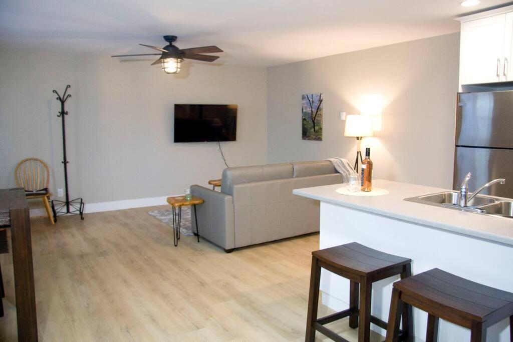 M&M'S Maple Bay Mountain Guesthouse - Licensed Duncan Luaran gambar